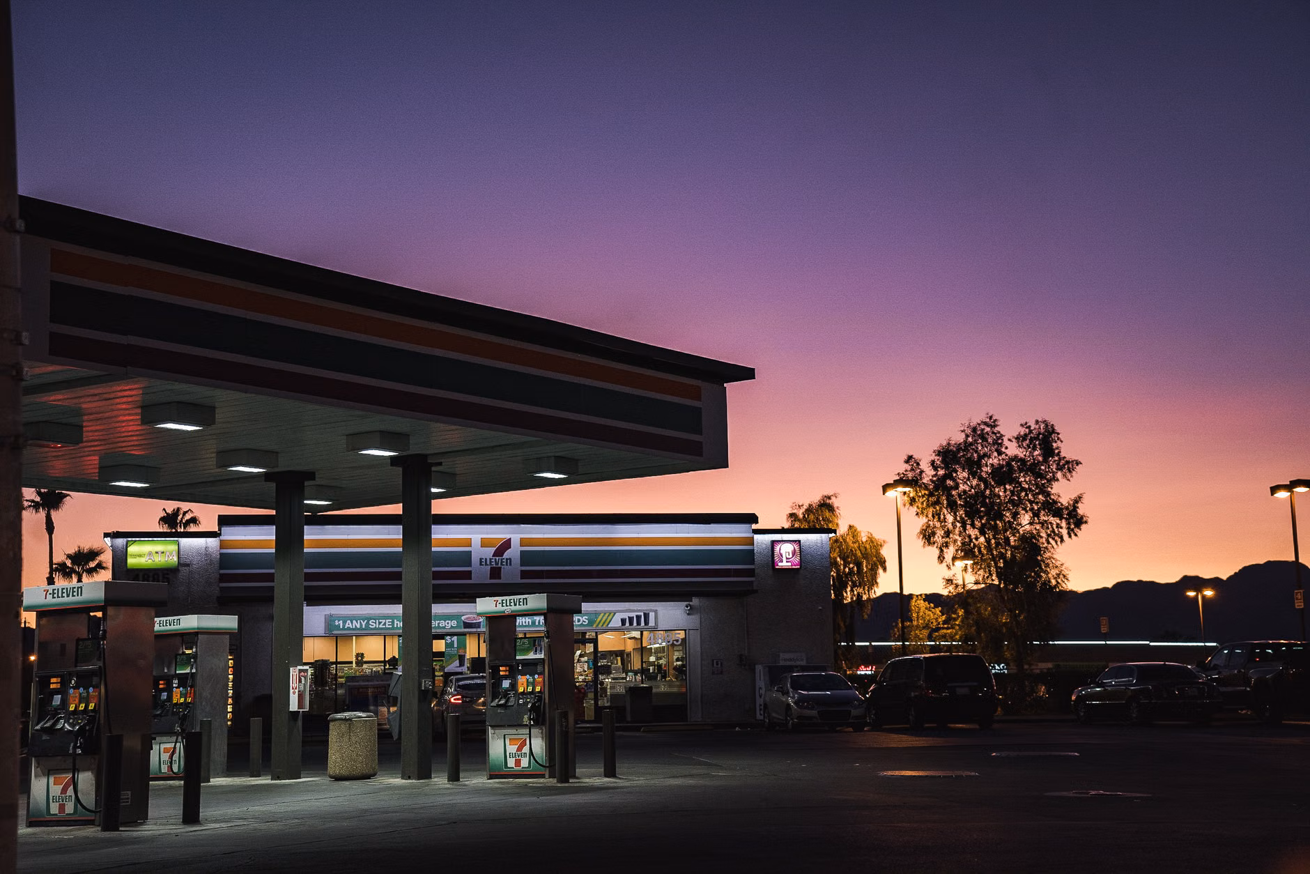 Las Vegas gas prices keep climbing as national costs fall